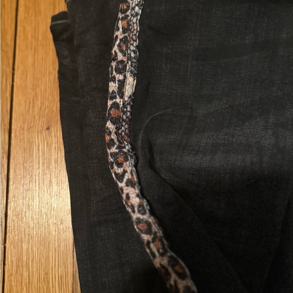 Black Skinny Jeans with Leopard-Trim Side Stripe - Picture 4 of 9